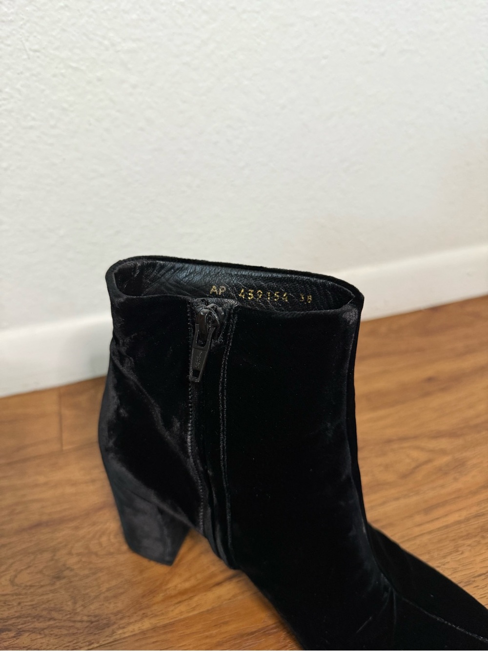 YSL Saint Laurent Velvet Ankle Boots Black Block Heel Booties EU 38 US 8 - Picture 4 of 10